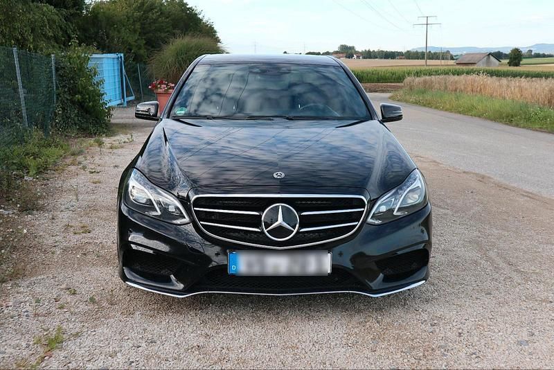 Schwarz Gebraucht 2013 Mercedes E500 Limousine | 16.200 € (Guter Preis) - Bild 1/4
