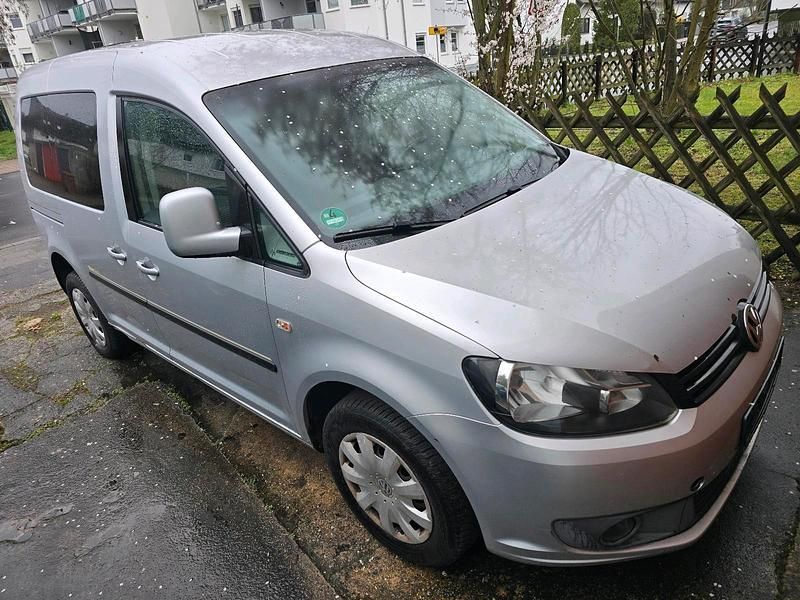 Second-hand VW Caddy 86 CP (63 kW) 2011 Argintiu Monovolum
