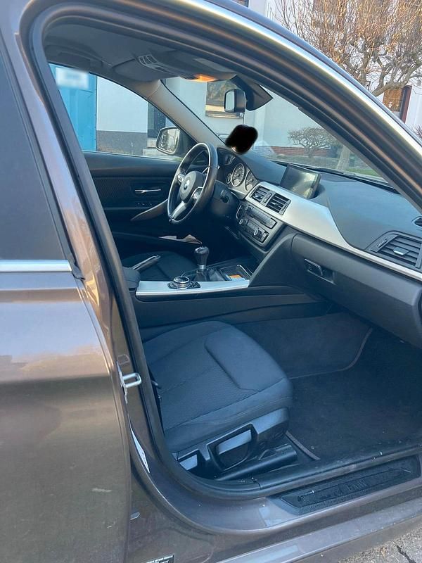 Gebraucht BMW 320 Efficient Dynamics 170 PS (125 kW) 2014 Braun Limousine