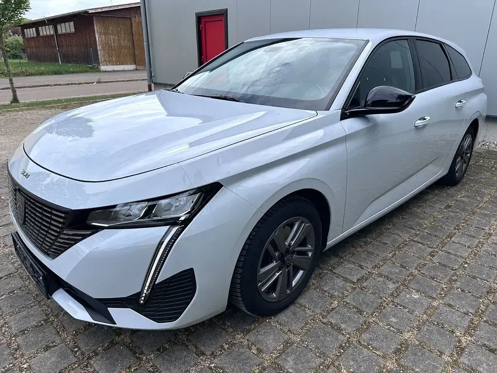 Gebraucht Peugeot 308 Allure 131 PS (96 kW) 2024 Weiß Kombi