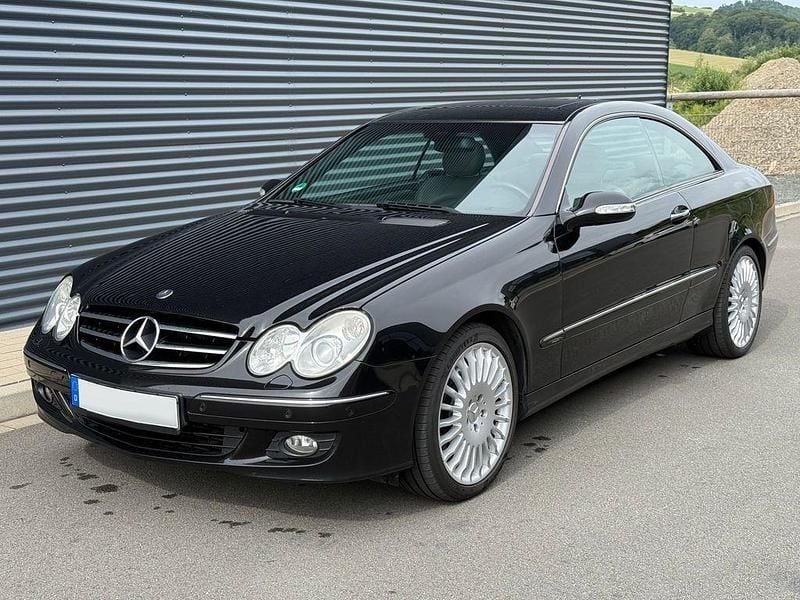 Schwarz Gebraucht 2008 Mercedes CLK220 Sport Edition Coupé | 6.980 € (Etwas zu teuer) - Bild 1/4