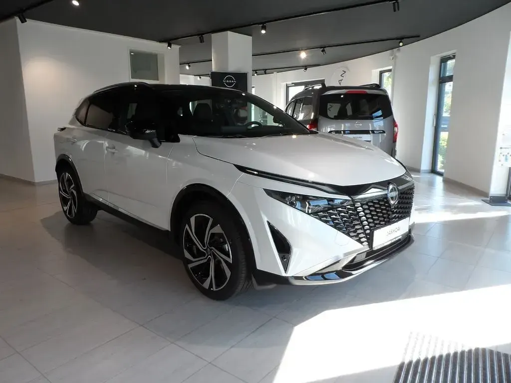 Gebraucht Nissan Qashqai Tekna 158 PS (116 kW) 2025 White/black SUV