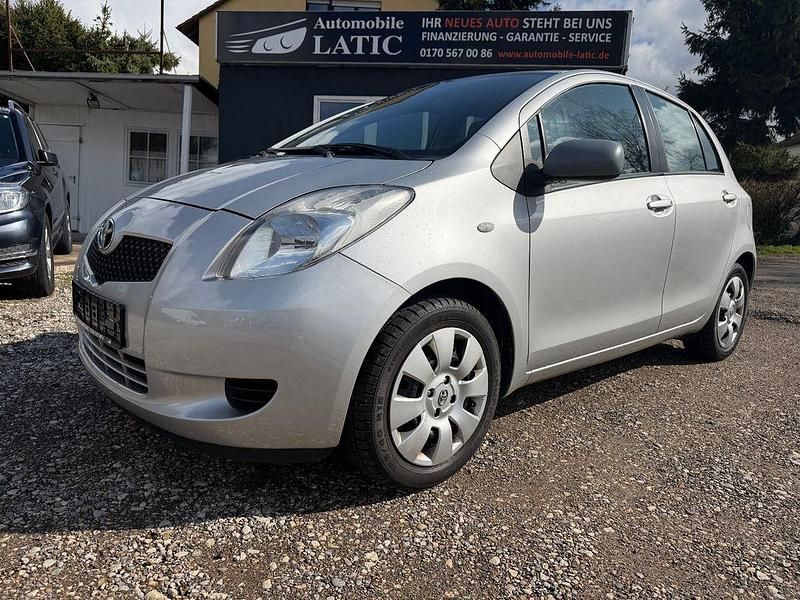 Gebraucht Toyota Yaris Sol 87 PS (63 kW) 2007 Silber Kleinwagen