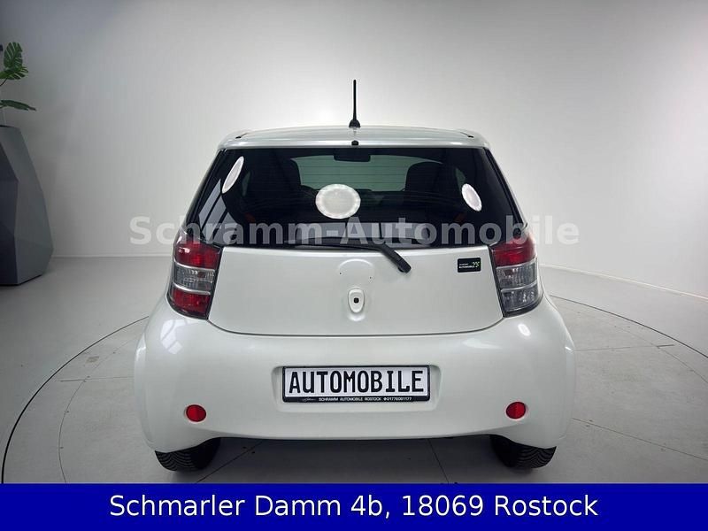 Gebraucht Toyota iQ 68 PS (50 kW) 2010 Weiß Kleinwagen