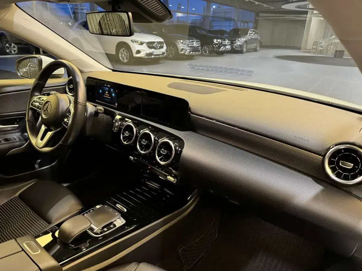 Gebraucht Mercedes A220 190 PS (139 kW) 2019 Weiß Kleinwagen