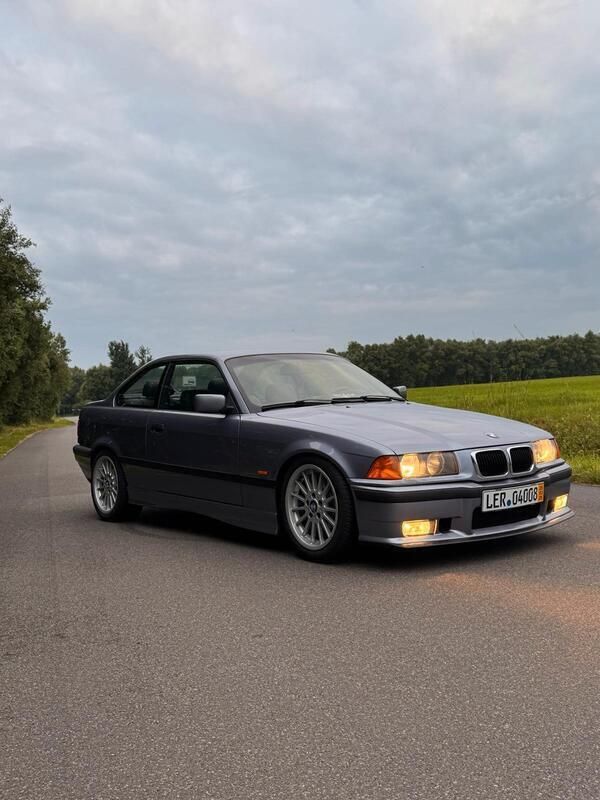 Blau Gebraucht 1997 BMW 320 Coupé | 6.250 € (Fairer Preis) - Bild 1/4