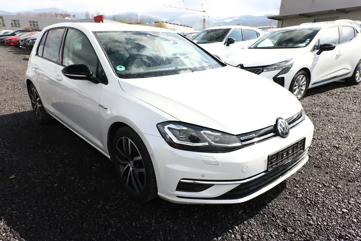 Gebraucht VW Golf VII IQ Drive 131 PS (96 kW) 2019 Weiß metallic