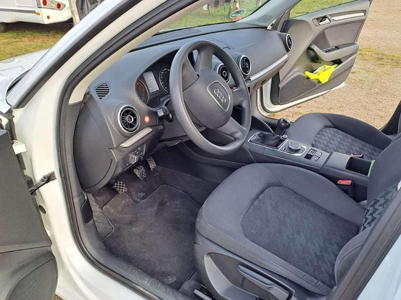 Gebraucht Audi A3 Attraction 150 PS (110 kW) 2016 Weiß Limousine