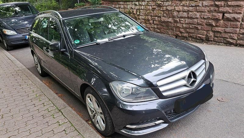 Grau Gebraucht 2013 Mercedes C200 Avantgarde Kombi | 7.350 € (Superpreis) - Bild 1/4