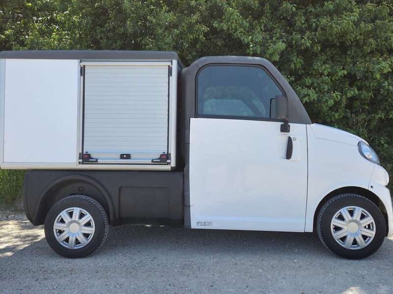 Weiß Gebraucht 2016 Microcar Flex Kleinwagen | 9.000 € - Bild 1/4