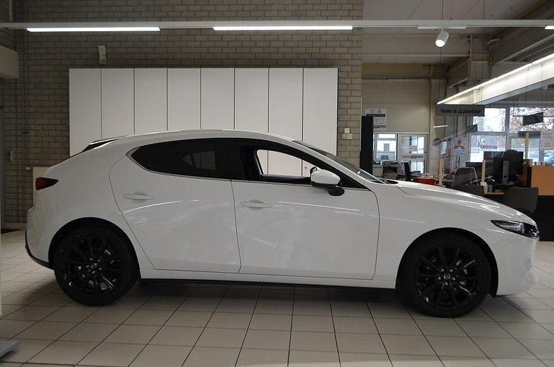 Neu Mazda 3 Homura-Line 140 PS (102 kW) 2025 Weiß Limousine
