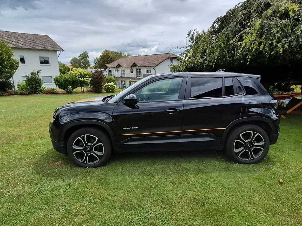 Gebraucht Jeep Avenger EV 114 kW (156 PS) 2023 Schwarz SUV