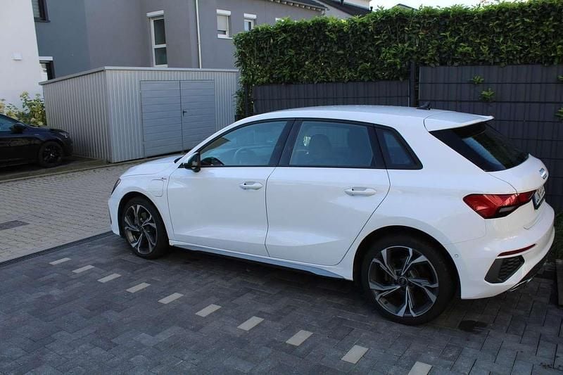 Gebraucht Audi A3 e-tron S-Line 204 PS (150 kW) 2022 Weiß Kleinwagen