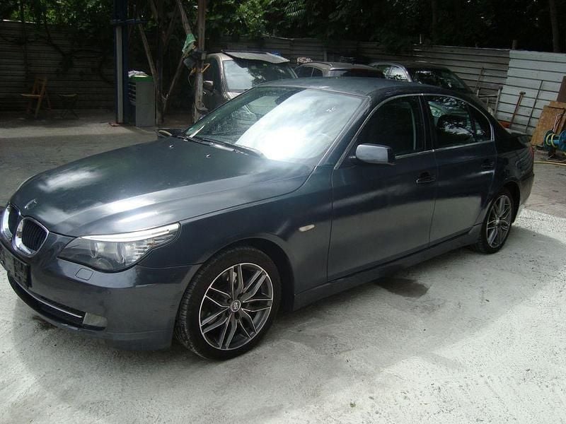 Grau Gebraucht 2009 BMW 520 Exclusive Limousine | 3.250 € (Superpreis) - Bild 1/4