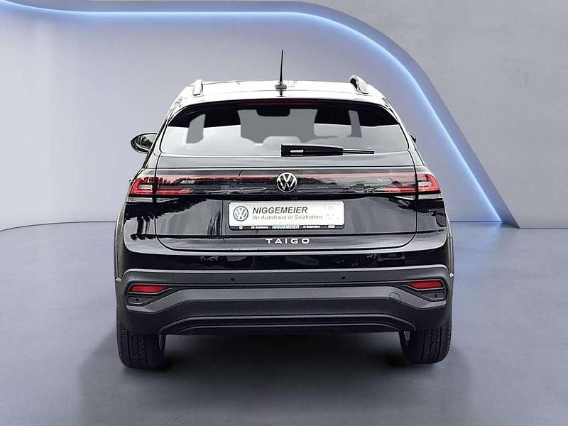 Neu VW Taigo 116 PS (85 kW) 2025 Schwarz (deep black perleffekt) SUV