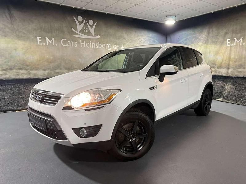 Gebraucht Ford Kuga Trend 140 PS (102 kW) 2010 Frostweiß SUV