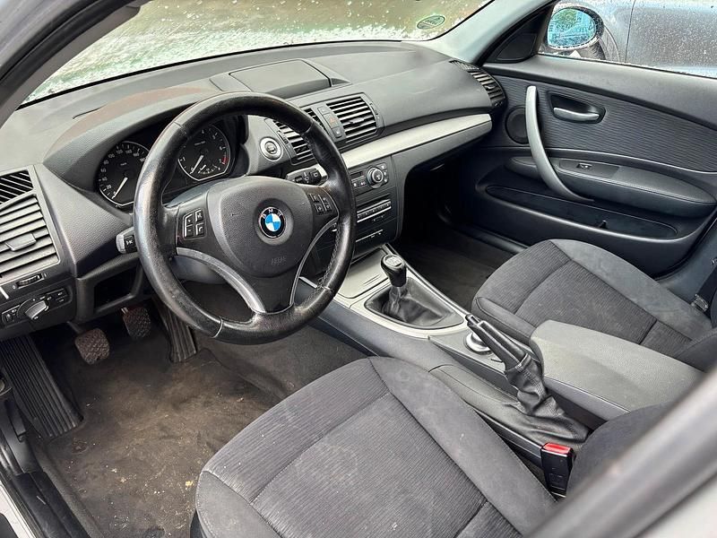 Gebraucht BMW 118 143 PS (105 kW) 2007 Silber Kleinwagen