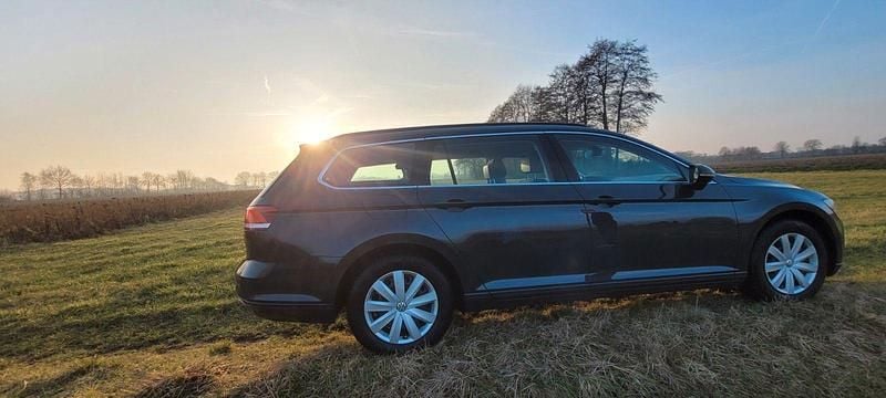 Gebraucht VW Passat Comfortline 150 PS (110 kW) 2016 Grau Kombi