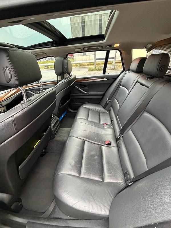 Gebraucht BMW 520 185 PS (136 kW) 2012 Grau Limousine