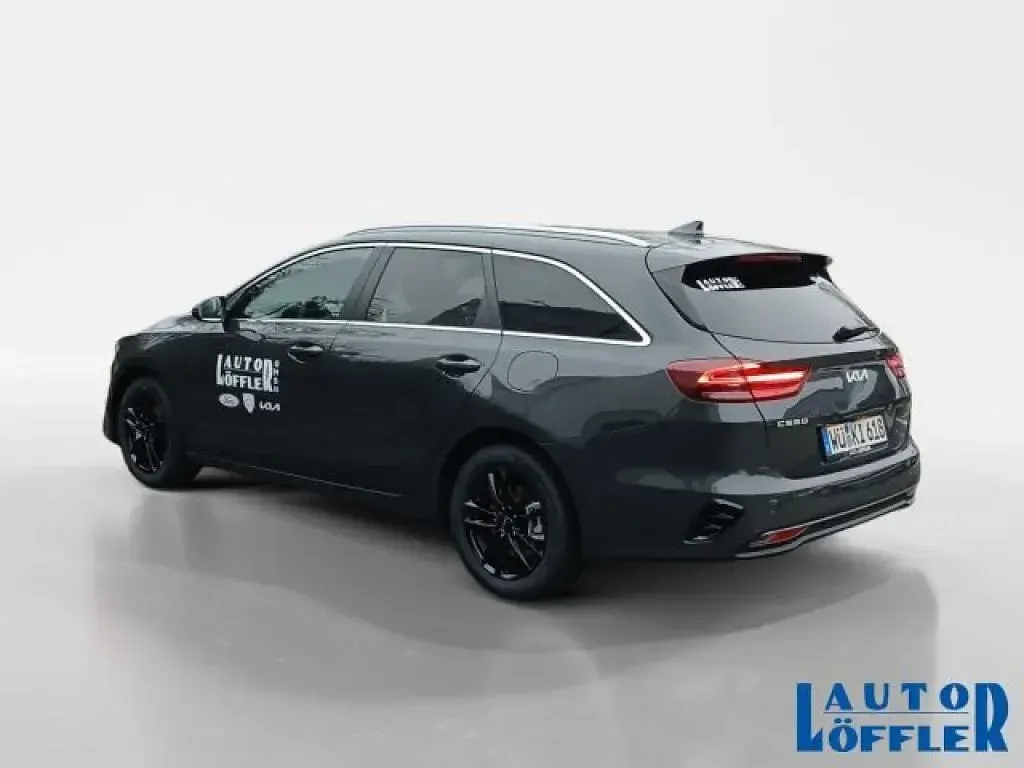 Gebraucht Kia Ceed 140 PS (102 kW) 2025 Pentametal (grau) (metallic) Kleinwagen