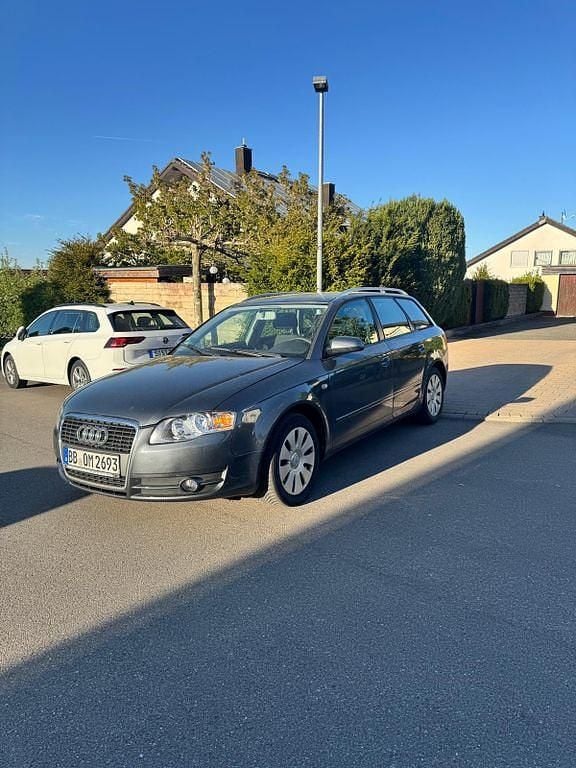 Second-hand Audi A4 131 CP (96 kW) 2005 Gri Break
