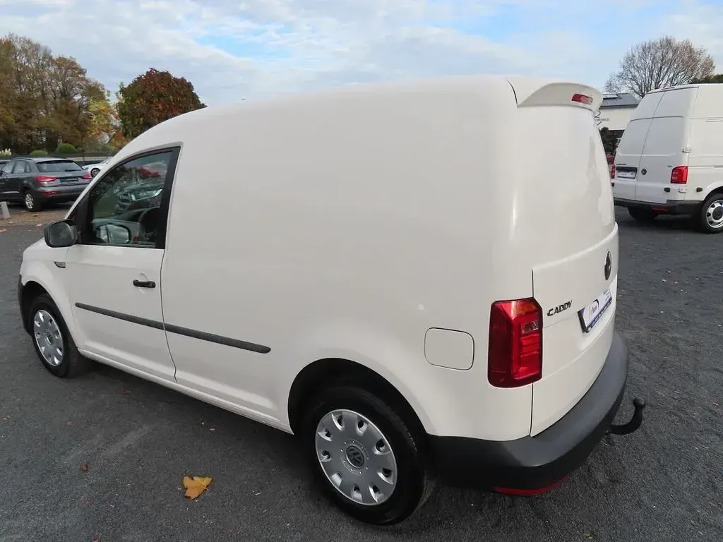 Usata VW Caddy 102 CV (75 kW) 2021 Bianco Monovolume