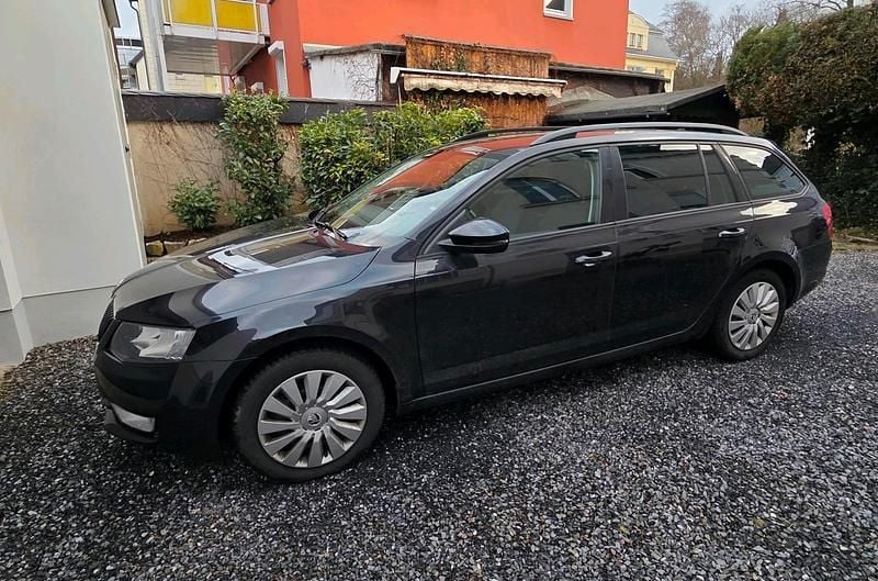 Gebraucht Skoda Octavia Ambition 110 PS (80 kW) 2016 Schwarz Kleinwagen