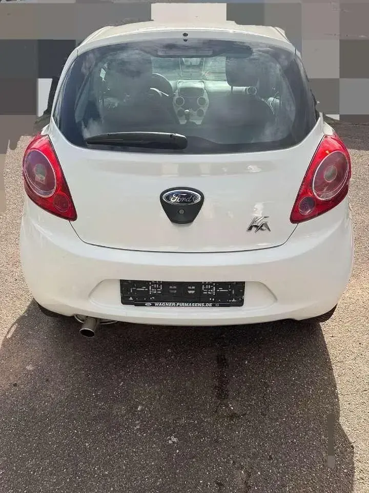 Gebraucht Ford Ka 69 PS (50 kW) 2013 Weiß Kleinwagen