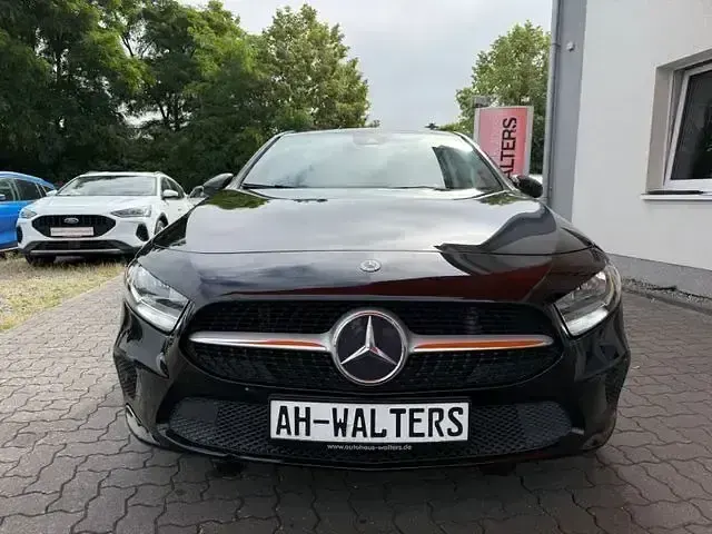 Gebraucht Mercedes A180 Progressive 116 PS (85 kW) 2018 Schwarz Kleinwagen