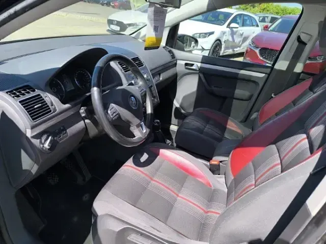Gebraucht VW Touran 105 PS (77 kW) 2013 Schwarz Van / Kleinbus
