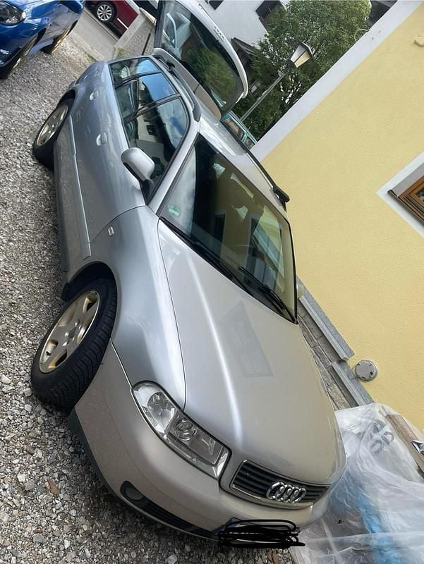 Silber Gebraucht 2000 Audi A4 Kombi | 850 € (Guter Preis) - Bild 1/3