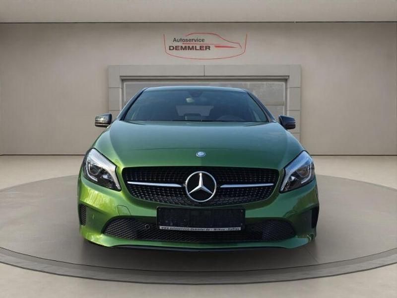 Gebraucht Mercedes A160 102 PS (75 kW) 2016 Elbait gruen  metallic Kleinwagen