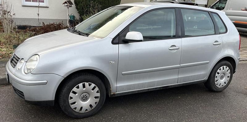 Silber Gebraucht 2004 VW Polo Limousine | 600 € (Superpreis) - Bild 1/4