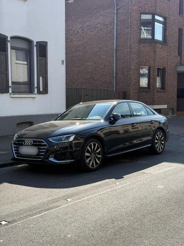Schwarz Gebraucht 2021 Audi A4 Ambiente Limousine | 31.390 € (Etwas zu teuer) - Bild 1/4
