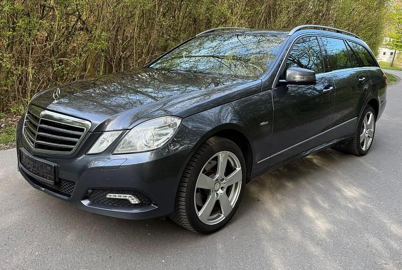 Gebraucht Mercedes E350 231 PS (169 kW) 2010 Grau Kombi