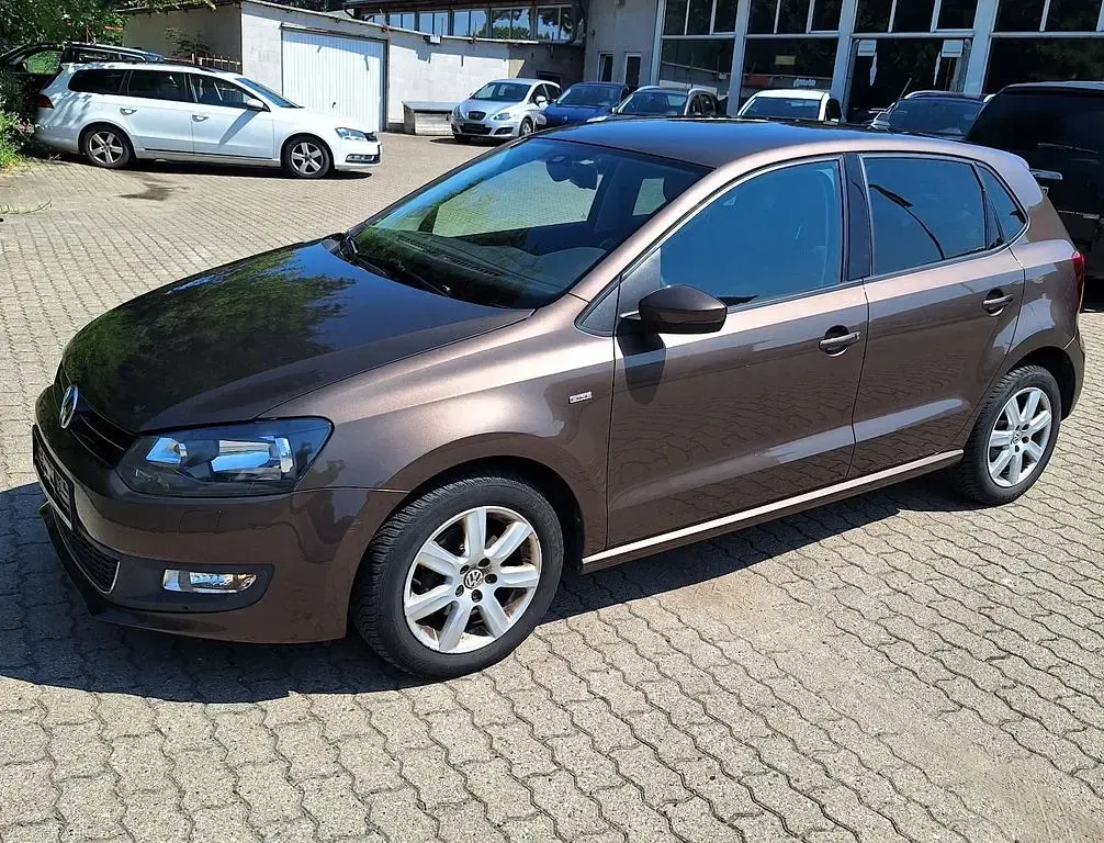 Gebraucht VW Polo Life 90 PS (66 kW) 2014 Braun Limousine