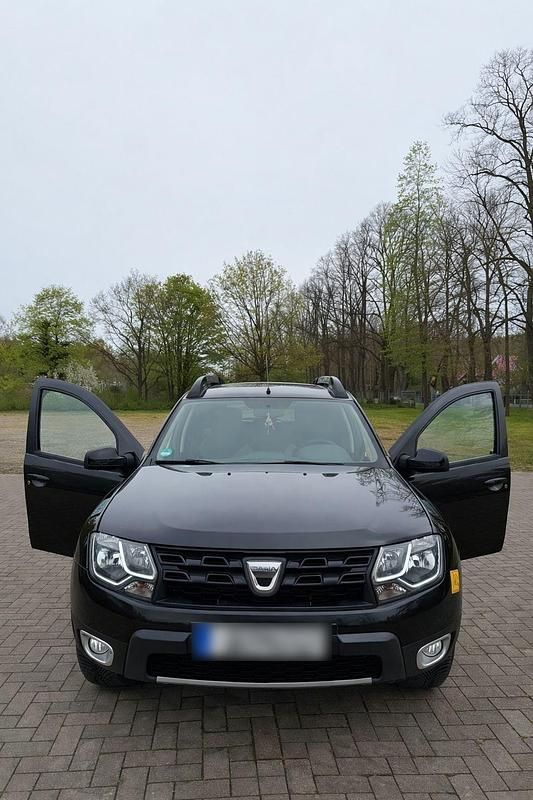 Gebraucht Dacia Duster 114 PS (83 kW) 2017 Schwarz SUV