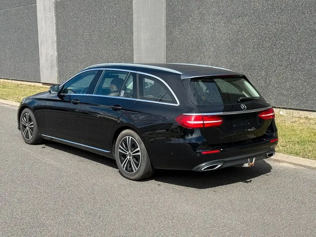 Gebraucht Mercedes E220 194 PS (142 kW) 2019 Schwarz Kombi