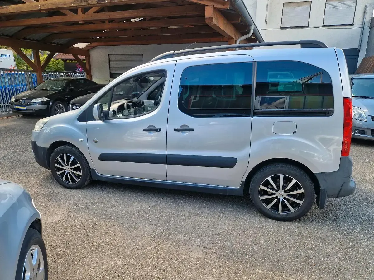 Gebraucht Peugeot Partner 120 PS (88 kW) 2014 Silber Van / Kleinbus