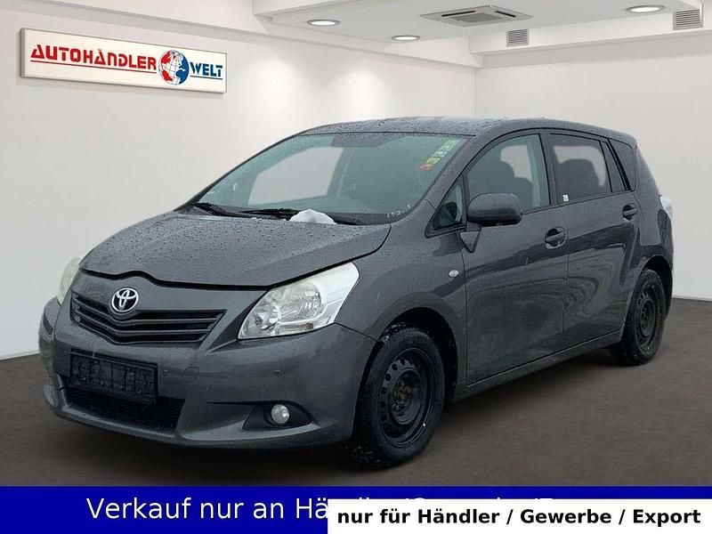Gebraucht Toyota Verso Travel 147 PS (108 kW) 2012 Grau Van / Kleinbus