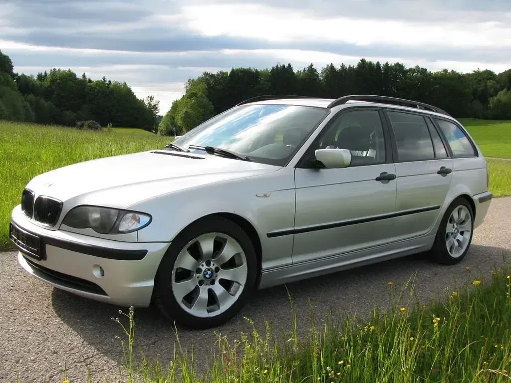 Gebraucht BMW 320 150 PS (110 kW) 2005 Silber Kombi