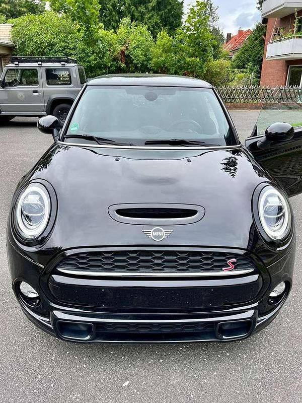 Schwarz Gebraucht 2018 Mini Cooper S Seven Kleinwagen | 19.990 € (Fairer Preis) - Bild 1/4