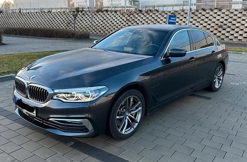 Gebraucht BMW 530e Efficient Dynamics 258 PS (189 kW) 2019 Schwarz Limousine
