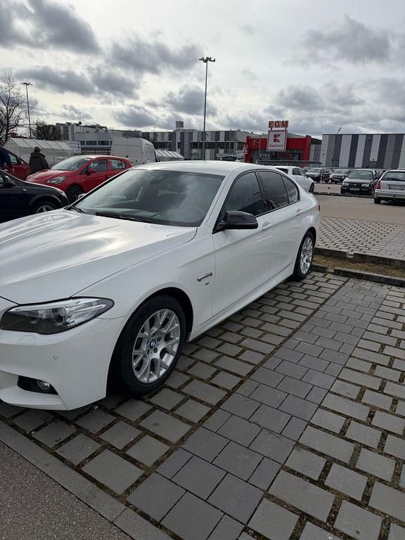 Gebraucht BMW 520 M Sport 190 PS (139 kW) 2016 Weiß Limousine