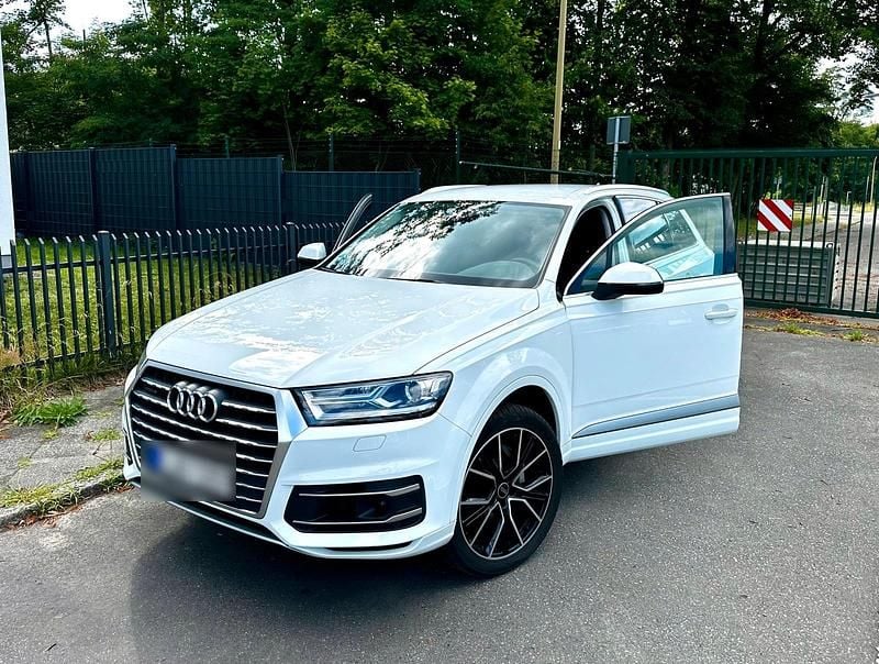 Weiß Gebraucht 2019 Audi Q7 Design SUV | 32.800 € (Superpreis) - Bild 1/4