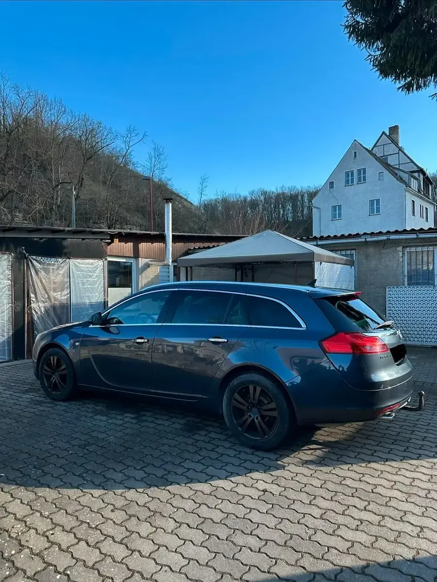 Gebraucht Opel Insignia 260 PS (191 kW) 2009 Blau Kombi