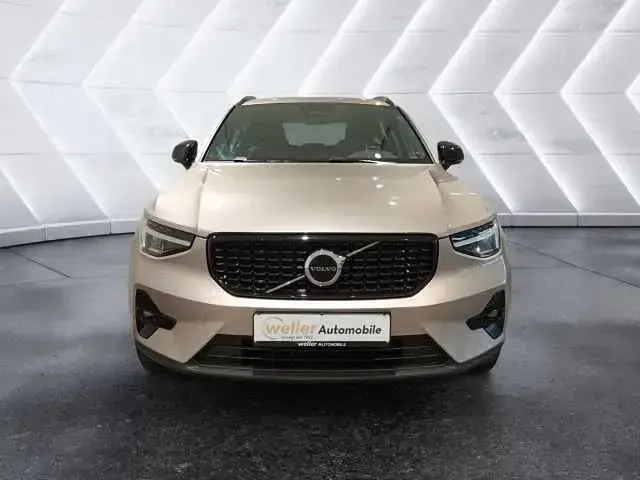 Gebraucht Volvo XC40 145 PS (106 kW) 2022 SUV