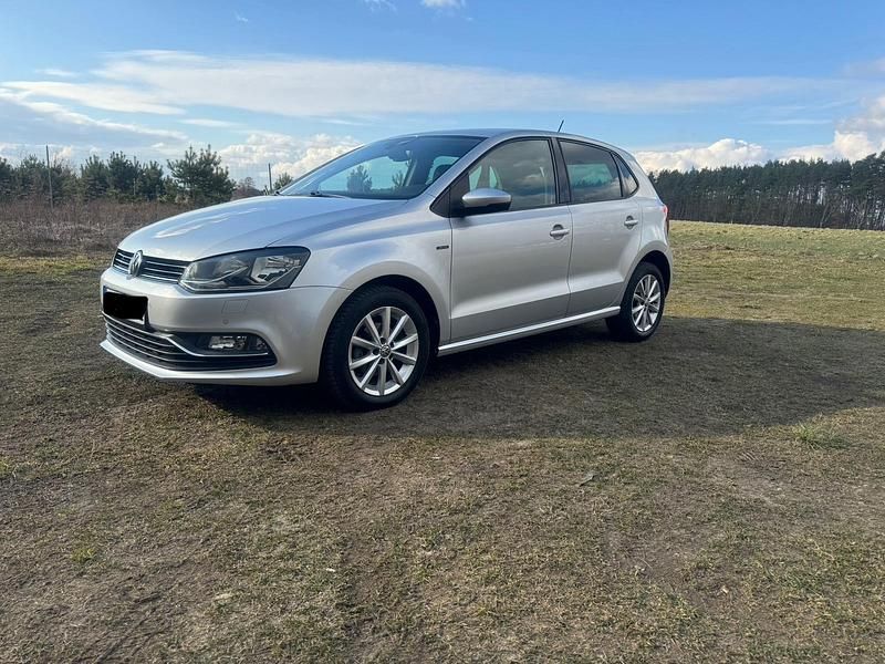 Gebraucht VW Polo LOUNGE 90 PS (66 kW) 2015 Silber Kleinwagen