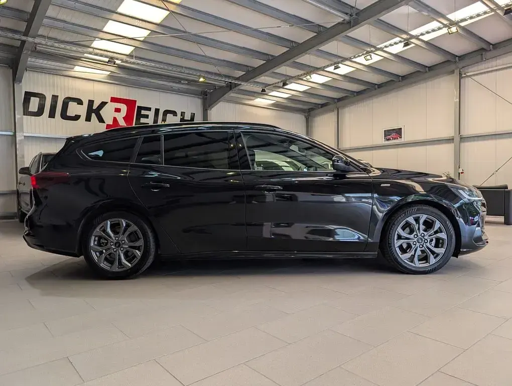 Gebraucht Ford Focus ST-Line 155 PS (114 kW) 2024 Weiß Limousine