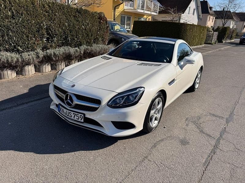 Gebraucht Mercedes SLC200 184 PS (135 kW) 2018 Weiß Cabrio
